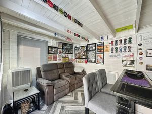 Sun Room - click for photo gallery